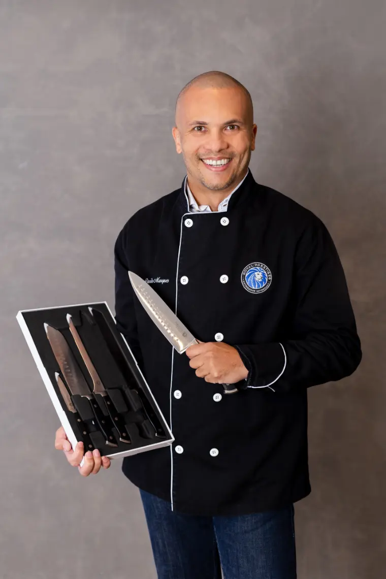 Danilo Marques com facas Precision da Royal Prestige®